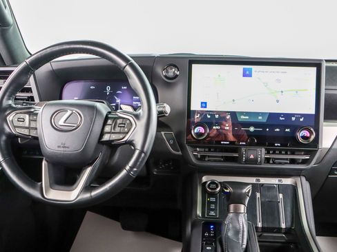 Used 2024 Lexus GX 550 image 18