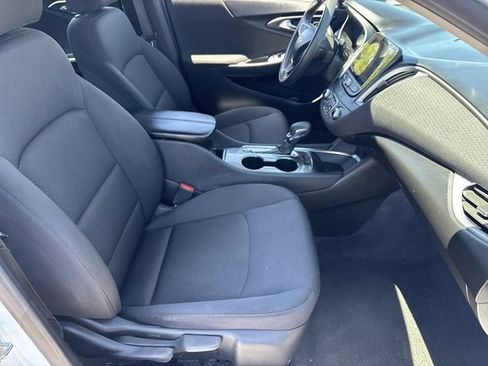Used 2025 Chevrolet Malibu LT FWD image 11
