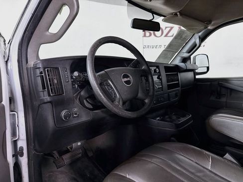 Used 2018 GMC Savana 2500 w/ Driver Convenience Package RWD image 10