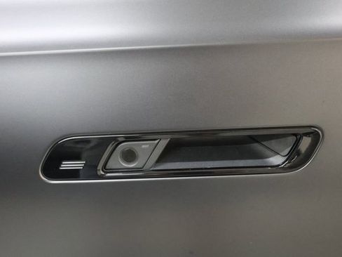 Used 2025 BMW 760i xDrive w/ Executive Package image 71