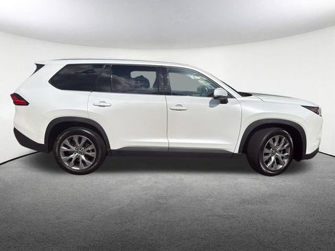 Certified 2024 Toyota Grand Highlander AWD image 18