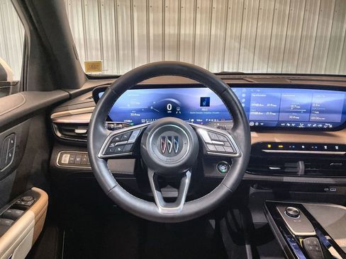 Used 2025 Buick Enclave Preferred image 11