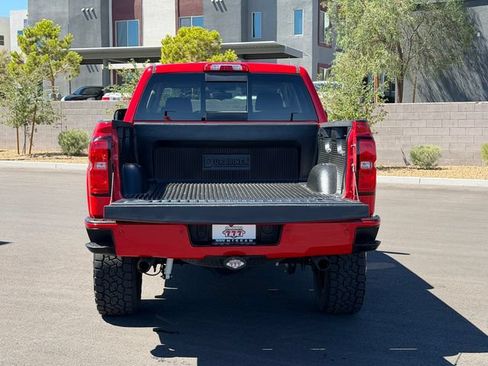 Used 2018 Chevrolet Silverado 1500 LT w/ All Star Edition AWD/4WD image 4