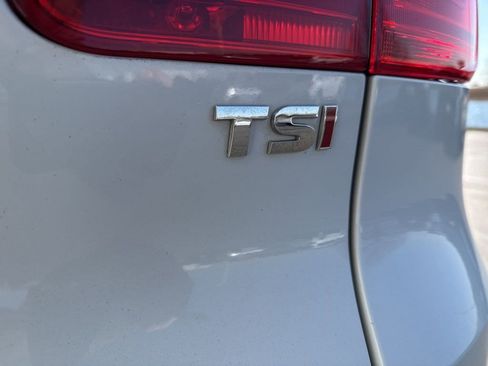 Used 2017 Volkswagen Tiguan Sport image 5