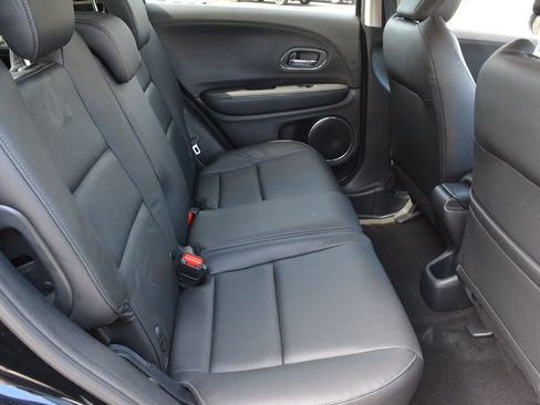 Used 2019 Honda HR-V Touring image 19