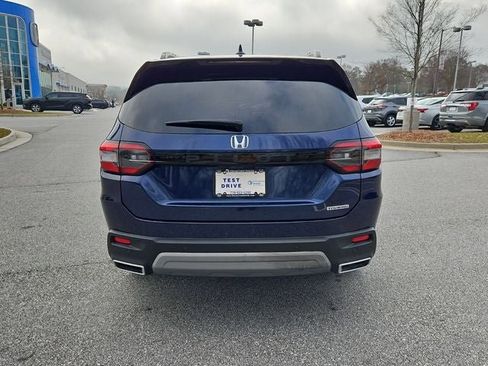 Used 2025 Honda Pilot Touring image 9
