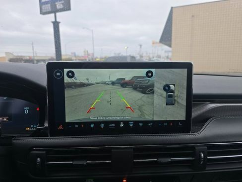 Used 2023 Lincoln Corsair Reserve w/ Equipment Group 202A image 17