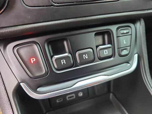 Used 2018 GMC Terrain SLE w/ Driver Convenience Package FWD image 23