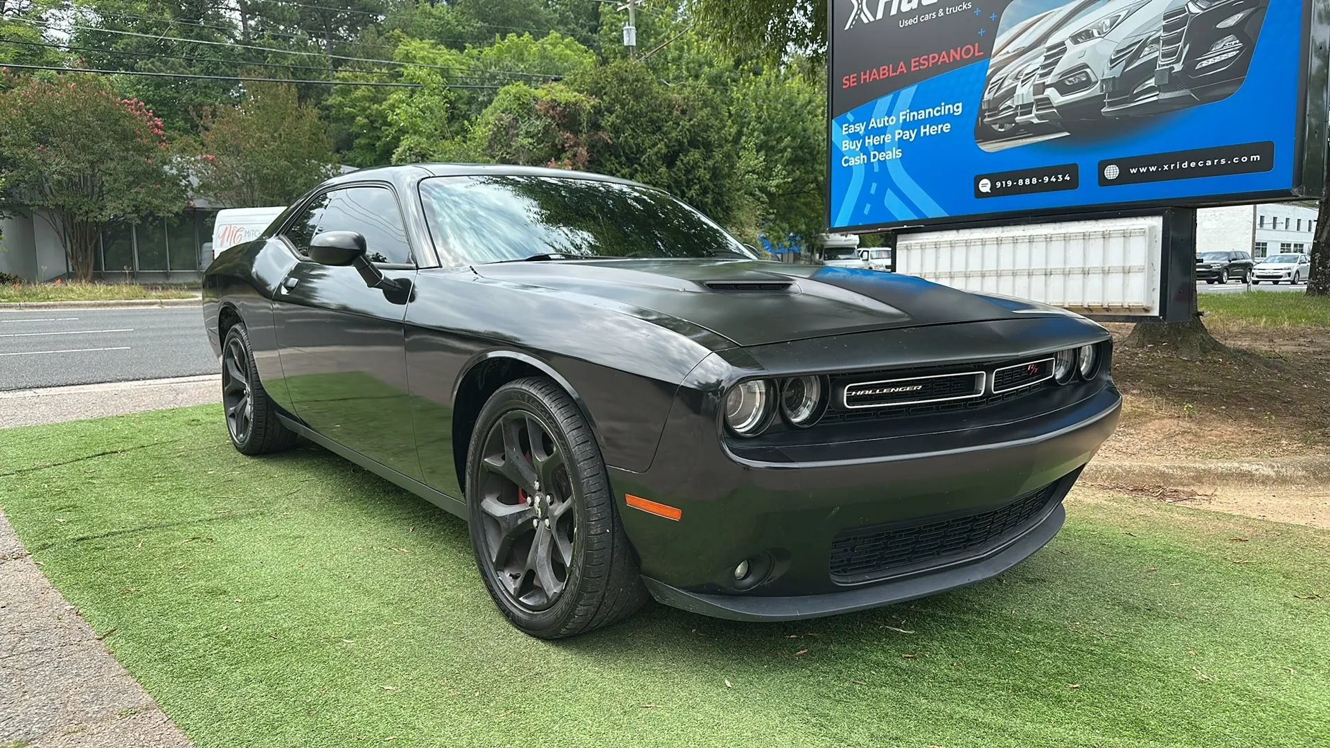 Used 2015 Dodge Challenger R/T Plus RWD image 1