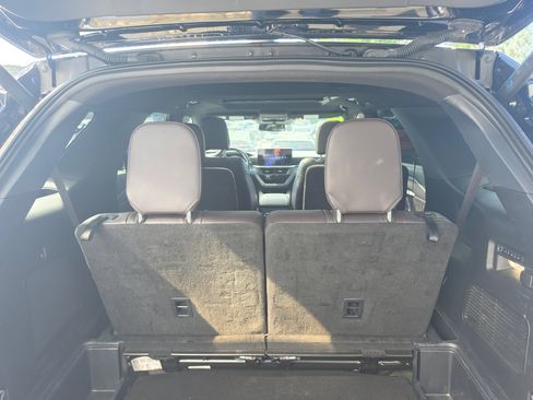 Used 2025 Ford Explorer Platinum w/ LUX Leather Package AWD/4WD image 5