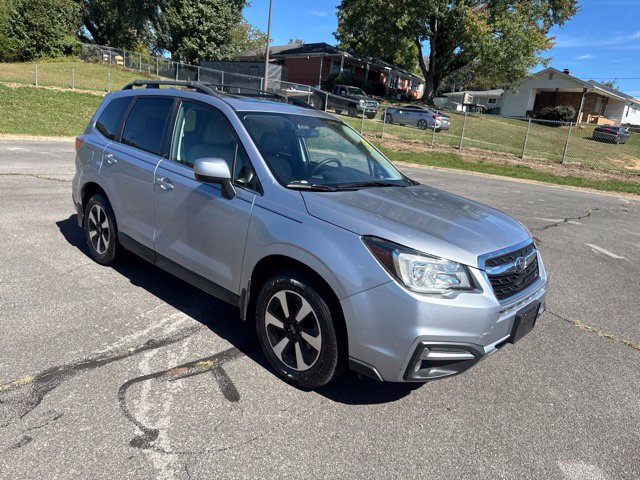 Used 2017 Subaru Forester 2.5i Limited AWD/4WD image 2