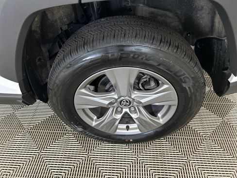 Used 2024 Toyota RAV4 XLE FWD image 10
