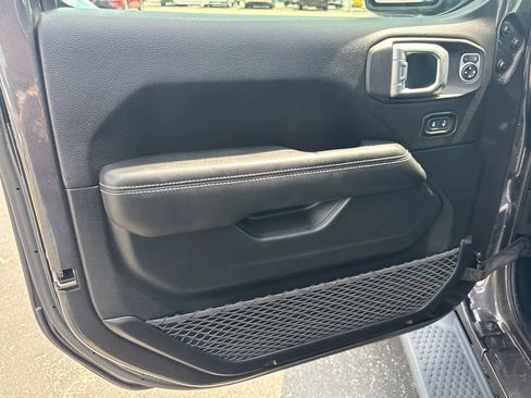 Used 2020 Jeep Wrangler Unlimited Sahara AWD/4WD image 13