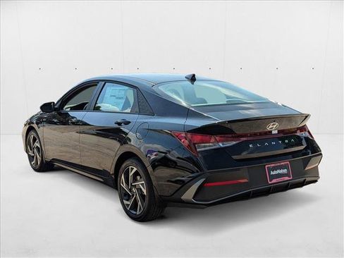 New 2025 Hyundai Elantra Sport image 8