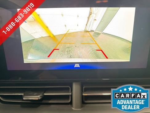 Used 2025 Chevrolet Trax LT FWD image 16
