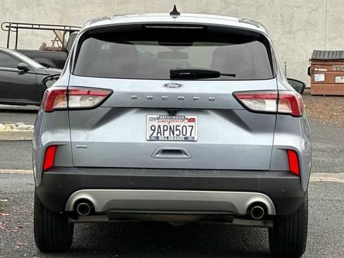 Used 2022 Ford Escape SE image 8