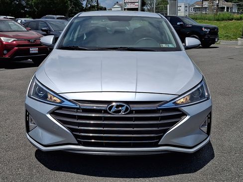 Used 2019 Hyundai Elantra SE w/ Cargo Package FWD image 2