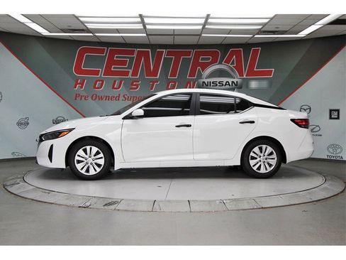 New 2025 Nissan Sentra S image 3