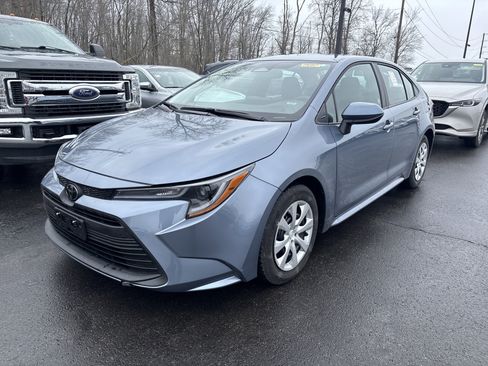 Certified 2025 Toyota Corolla LE image 9