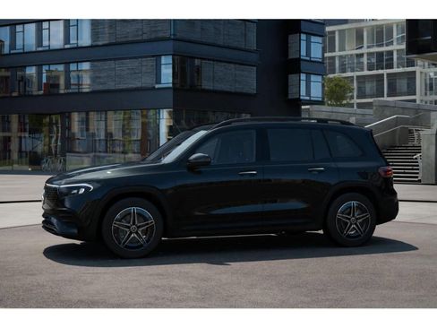 Used 2024 Mercedes-Benz EQB 300 4MATIC image 35