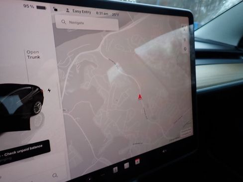 Used 2023 Tesla Model 3 Standard Range image 25