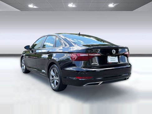Used 2020 Volkswagen Jetta R-Line w/ R-Line Cold Weather Package FWD image 3