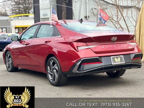 Used 2025 Hyundai Elantra SEL image 4