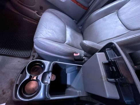 Used 2008 Toyota Sienna XLE Limited image 28