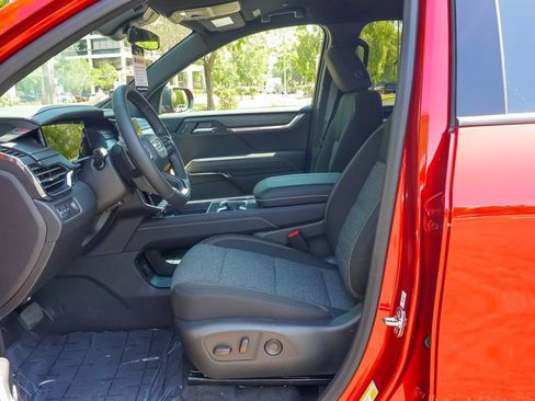 New 2025 GMC Acadia Elevation image 20