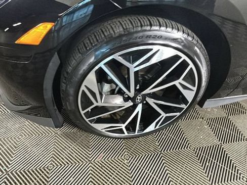 Used 2023 Hyundai Ioniq 6 SEL RWD image 9