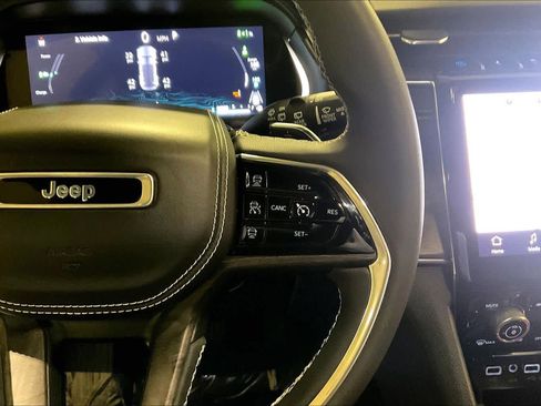 Used 2022 Jeep Grand Cherokee Overland image 46