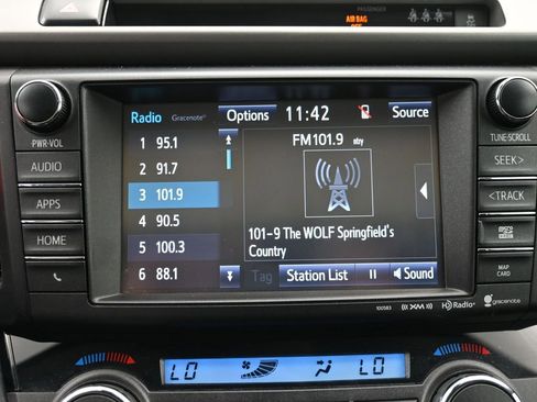 Used 2018 Toyota RAV4 XLE AWD/4WD image 11