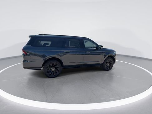 New 2026 Lincoln Navigator L Reserve w/ Jet Appearance Package AWD/4WD image 9