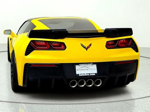Used 2019 Chevrolet Corvette Stingray Coupe w/ Carbon Flash Badge Package RWD image 6