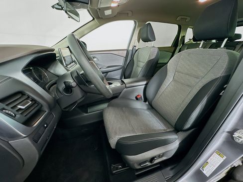 Used 2023 Nissan Rogue SV image 13