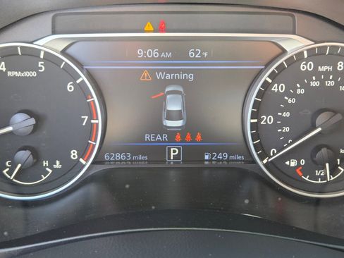 Used 2024 Nissan Altima 2.5 SV FWD image 19