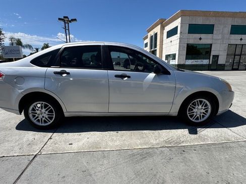 Used 2011 Ford Focus SE FWD image 13