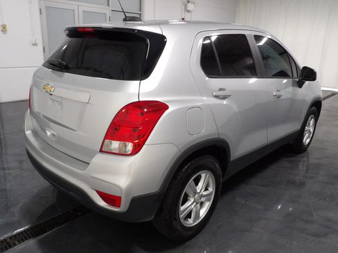 Used 2018 Chevrolet Trax LS FWD image 4