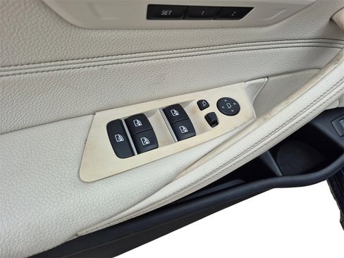 Used 2019 BMW 530i 530i w/ Convenience Package image 31