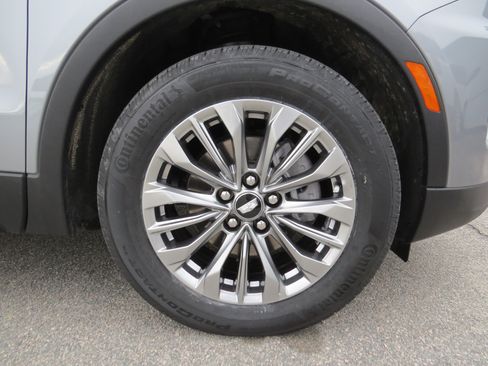 Used 2024 Cadillac XT4 Premium Luxury image 10