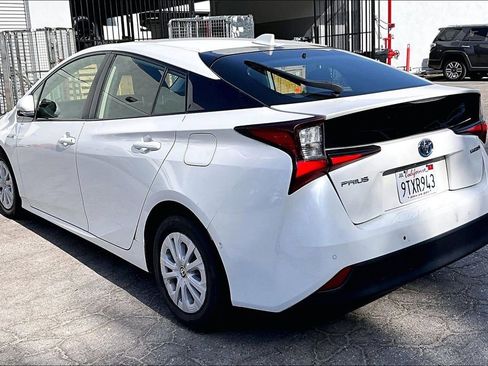 Used 2020 Toyota Prius LE FWD image 6