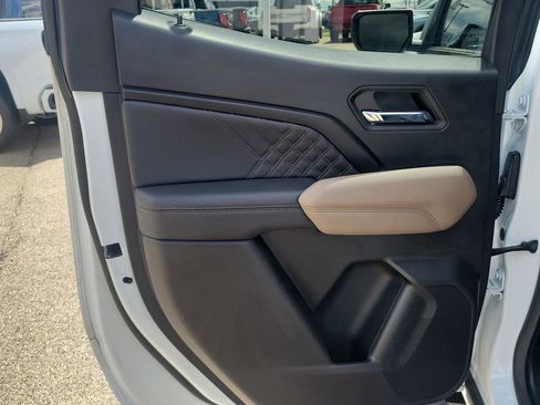 Used 2024 GMC Canyon Denali AWD/4WD image 15