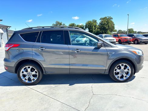 Used 2016 Ford Escape SE w/ Equipment Group 201A image 3
