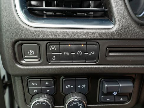 Used 2021 Chevrolet Tahoe RST w/ Luxury Package image 30