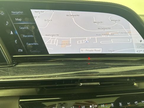 Used 2021 Cadillac Escalade Premium Luxury w/ Performance Package image 23