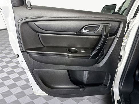 Used 2016 GMC Acadia SLE image 25