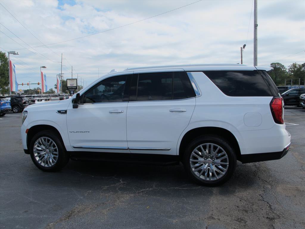 Used 2023 GMC Yukon SLT w/ SLT Premium Package AWD/4WD image 6