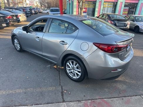 Used 2016 MAZDA MAZDA3 i Grand Touring image 4