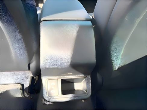 Certified 2025 Kia K4 image 10