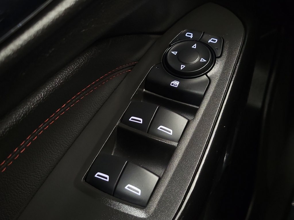 Used 2024 Chevrolet Trax RS w/ Sunroof Package FWD image 16